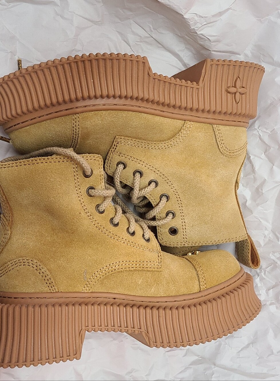 SMFK SuedeTan Sole Shoes